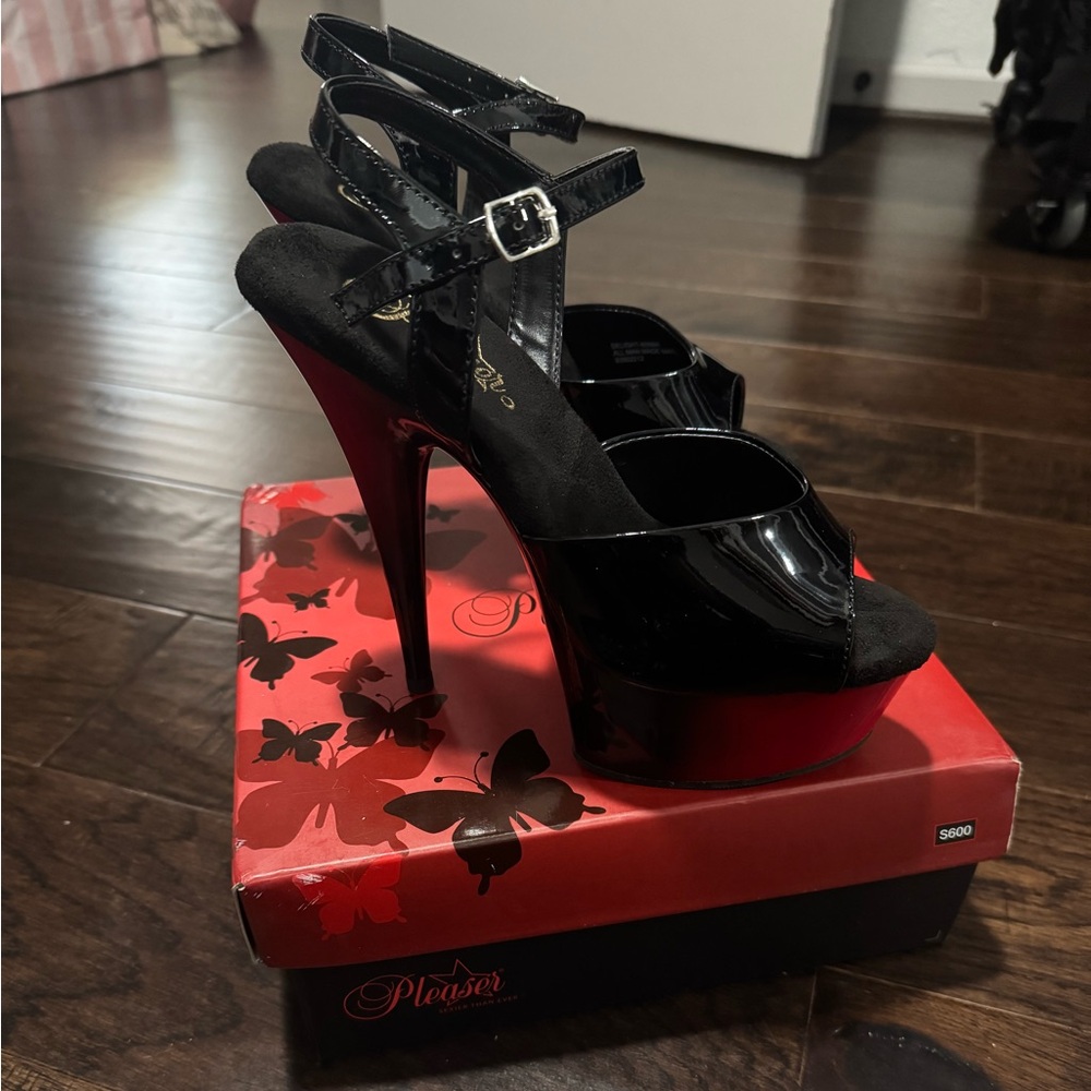 Pleaser Delight-609 Red & Black Patent Platform Heels Size 8 – NIB